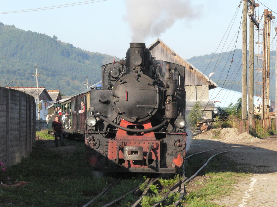 2009-08-26 07-27-04a.JPG - 2009-RO  Viseu de Sus -- Wassertalbahn